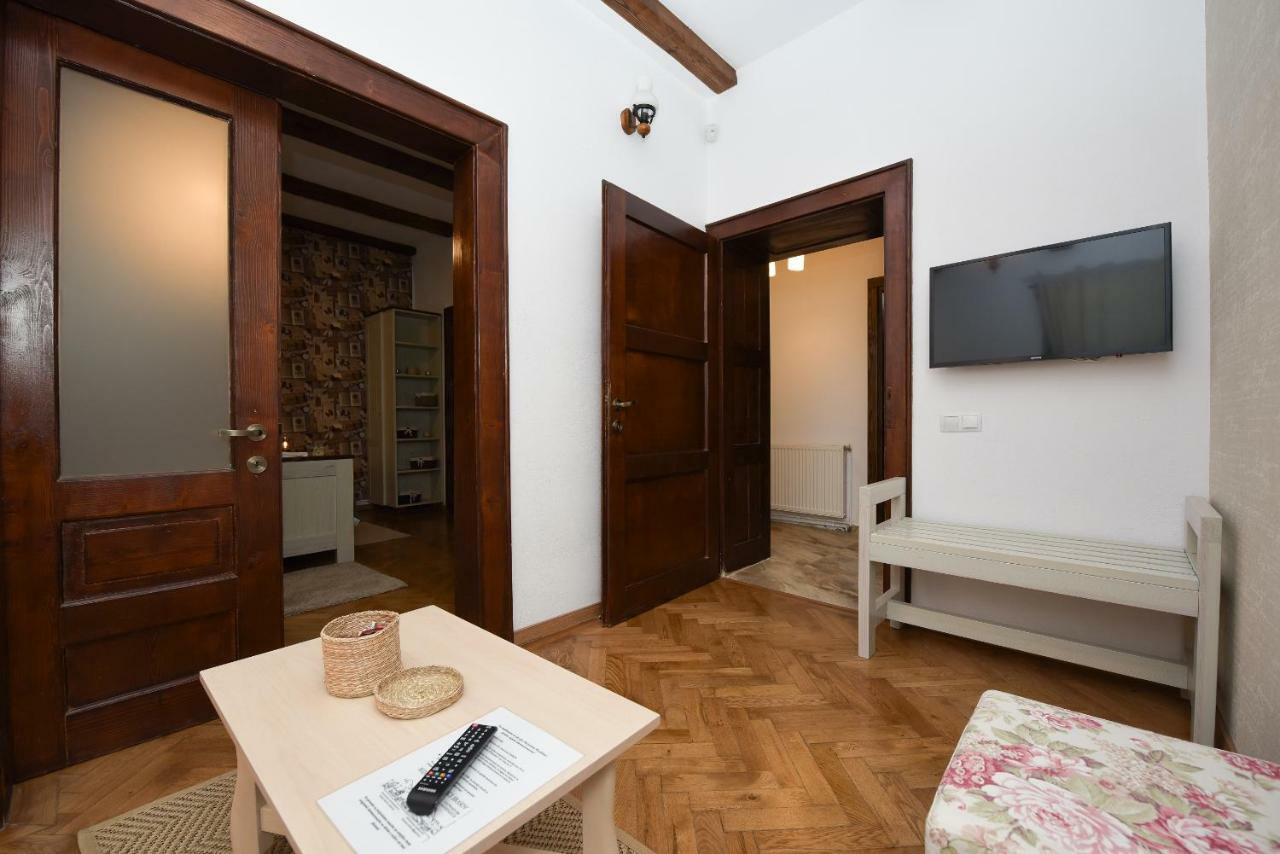 Buzoianu Residence By Holztreppe Braşov Buitenkant foto